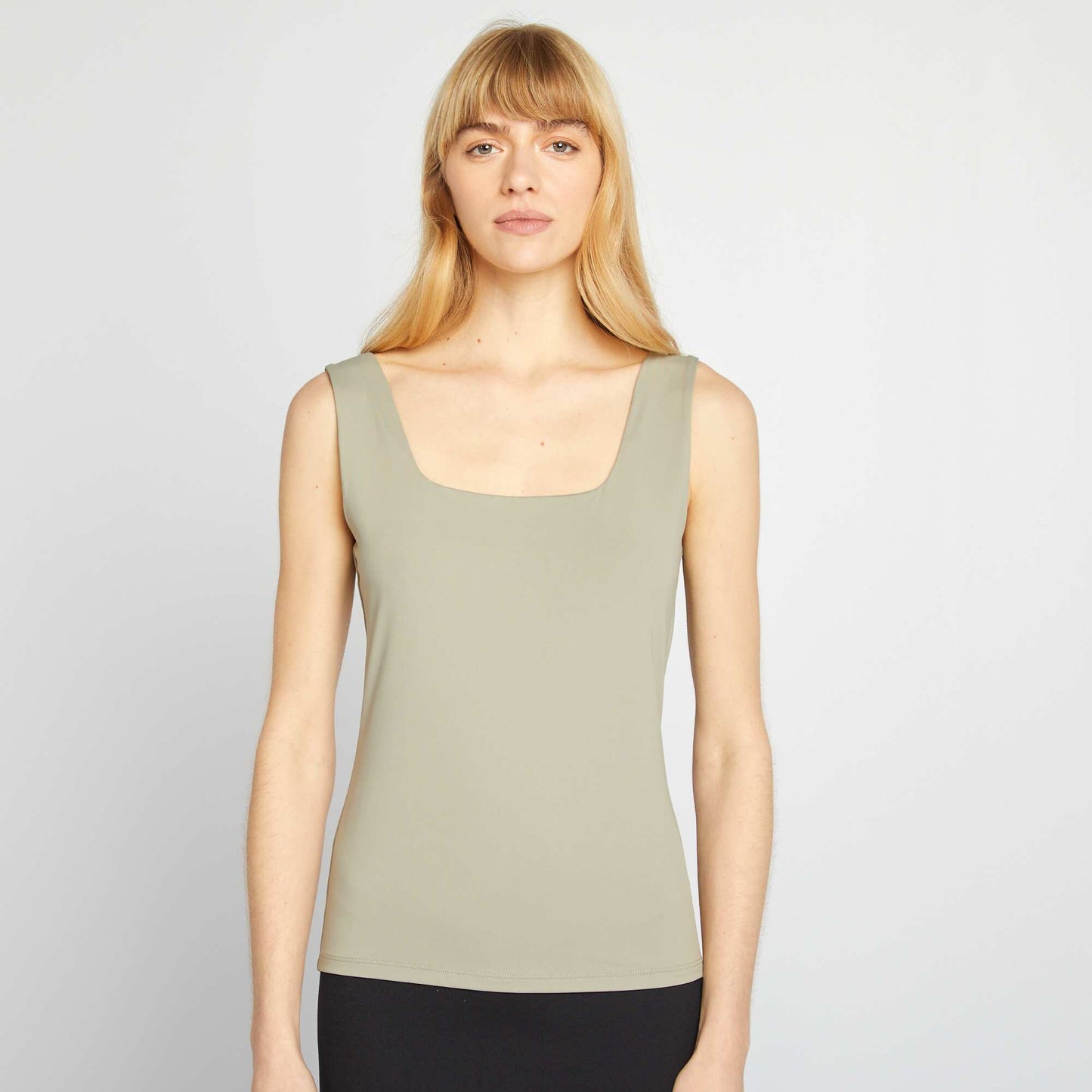 Stretch T-shirt with square neckline GREEN