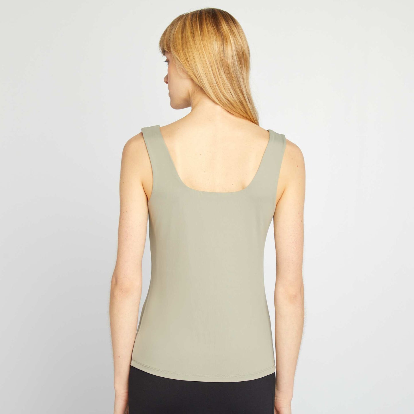 Stretch T-shirt with square neckline GREEN