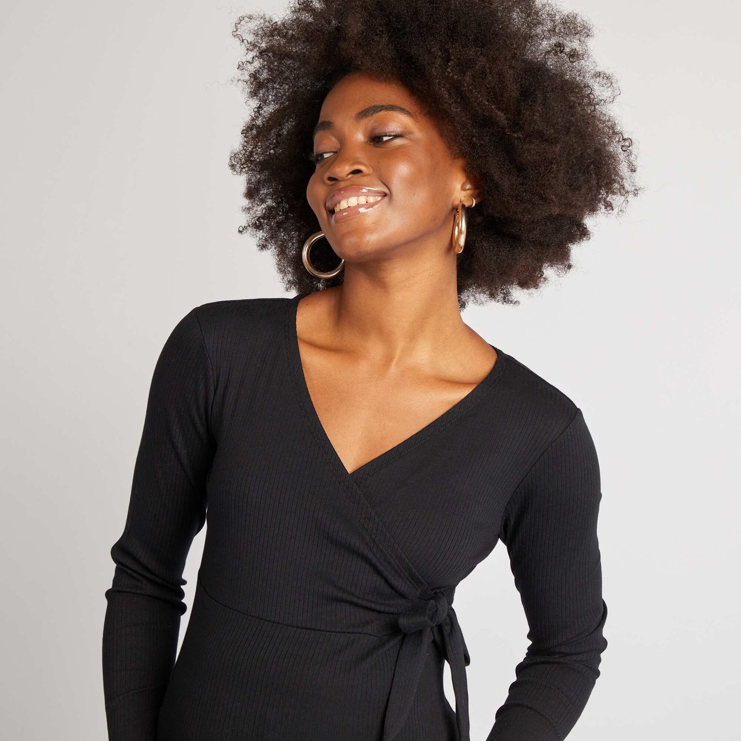 Stretchy wrap T-shirt with crossover neckline BLACK