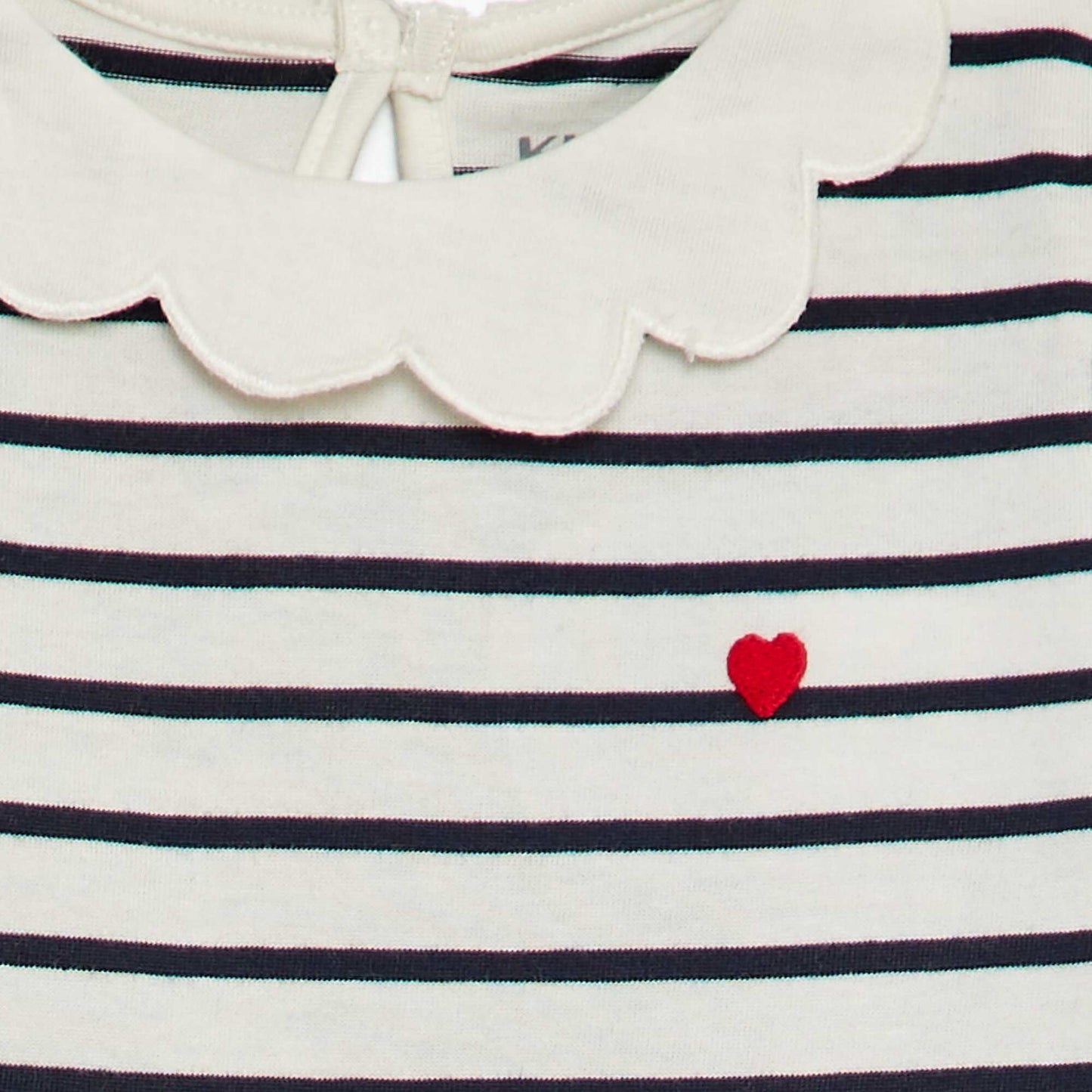 მაისური პატარა საყელოთი თეთრი