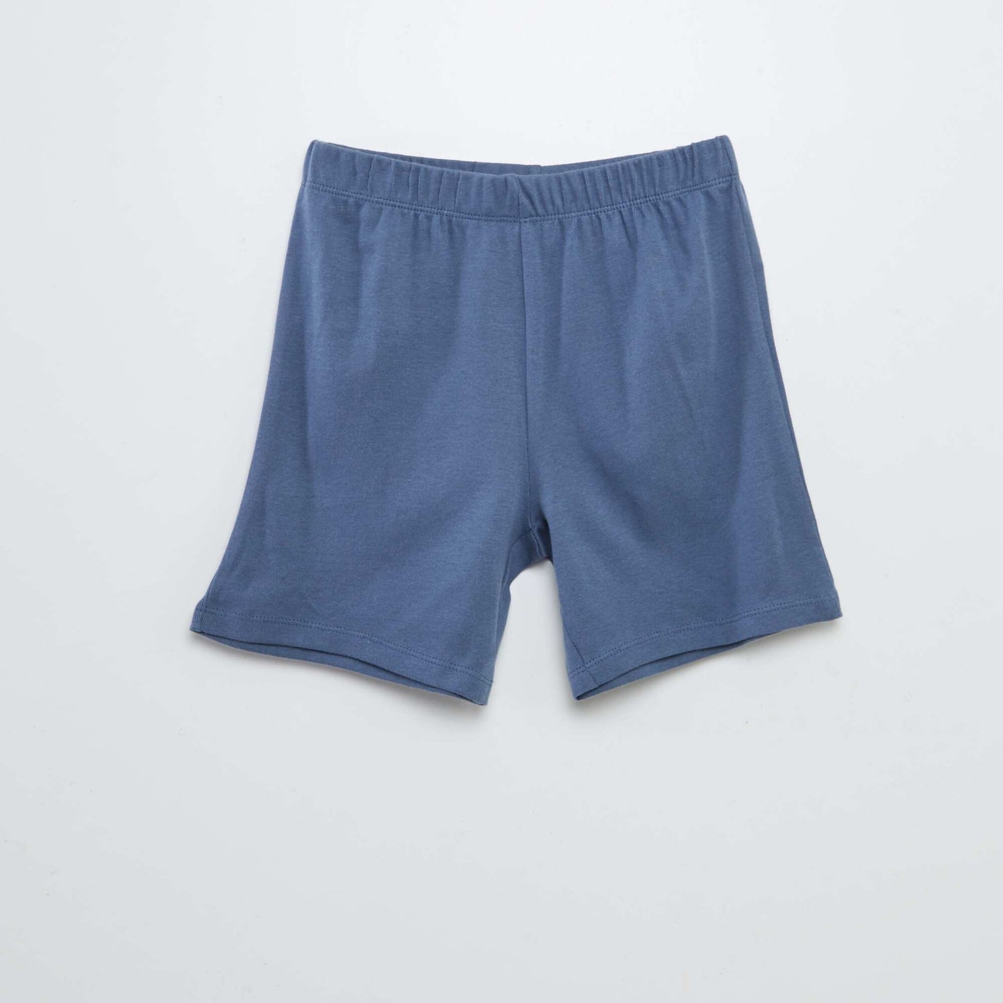 მაისური და შორტი