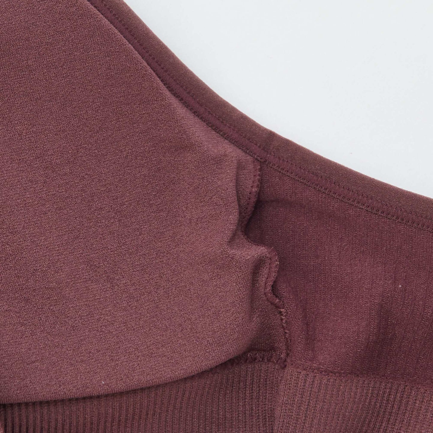 2 ცალიანი შეფუთვა ვერტიკალურ ღარიანი bralettes PINK