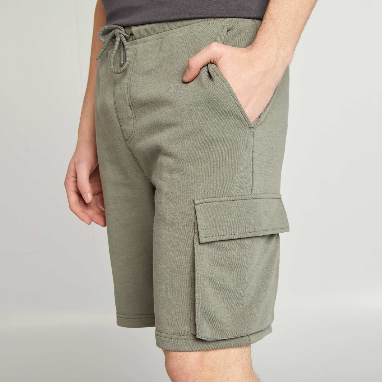 Lightweight sweatshirt fabric multi-pocket shorts GREEN
