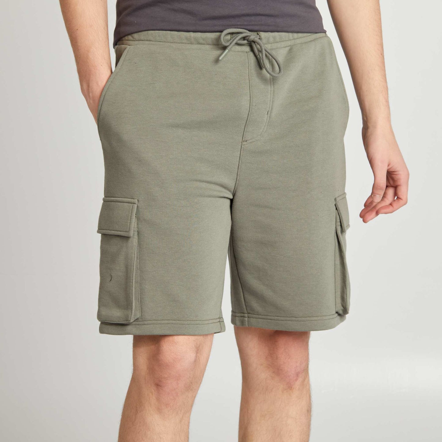 Lightweight sweatshirt fabric multi-pocket shorts GREEN