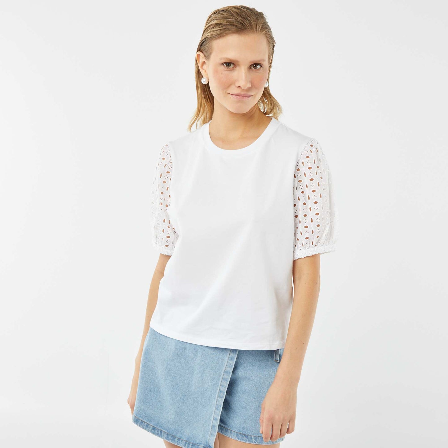 Plain short-sleeved T-shirt with broderie anglaise WHITE