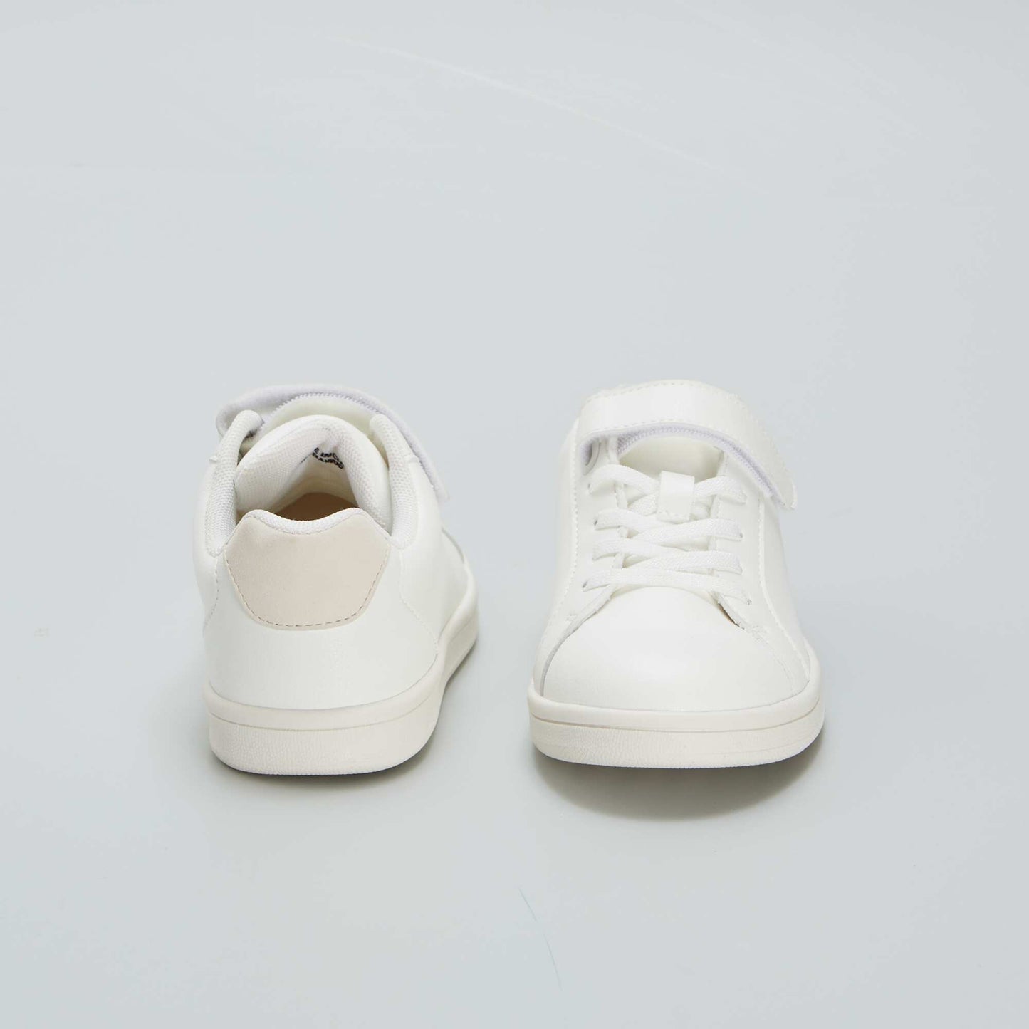 Classic low-top trainers white