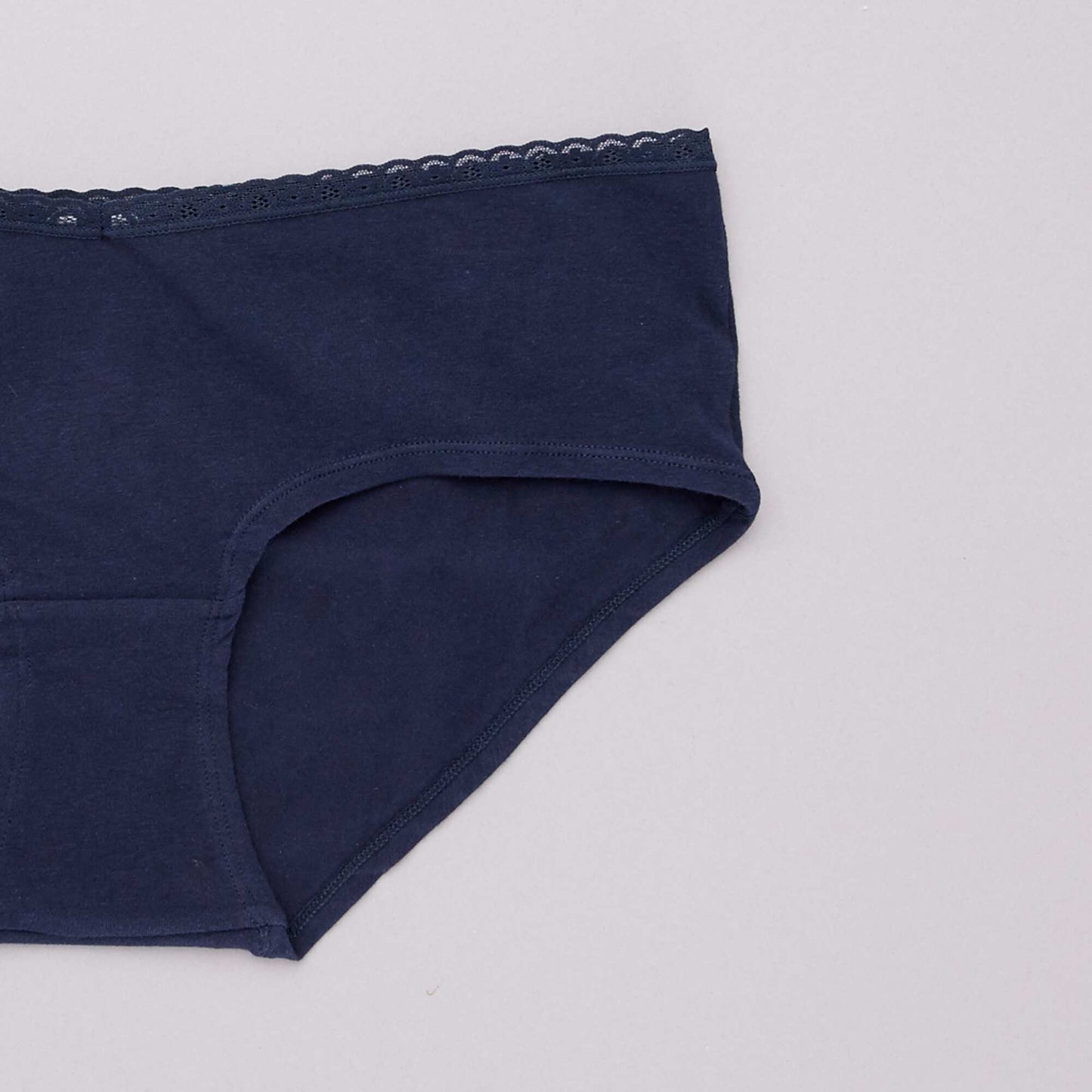 Pack of 3 maternity boy shorts white