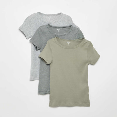 3 ცალიანი შეფუთვა მოკლემკლავიანი ჟილეტები ხაკისფერი