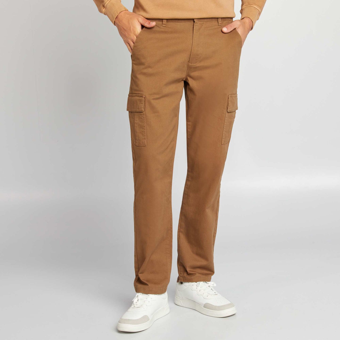 Trousers with pockets BROWN