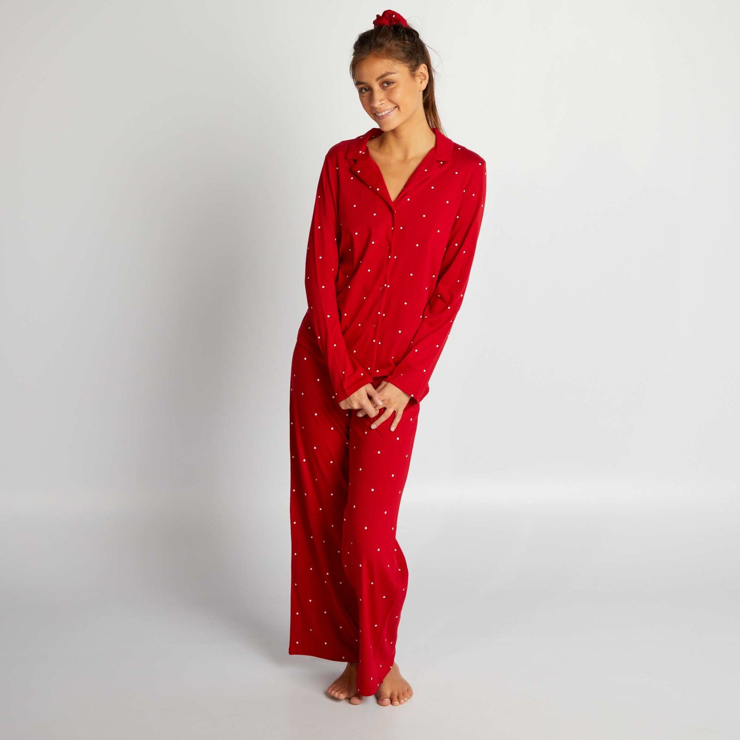 Long pyjama set with scrunchie - 3-piece set RED