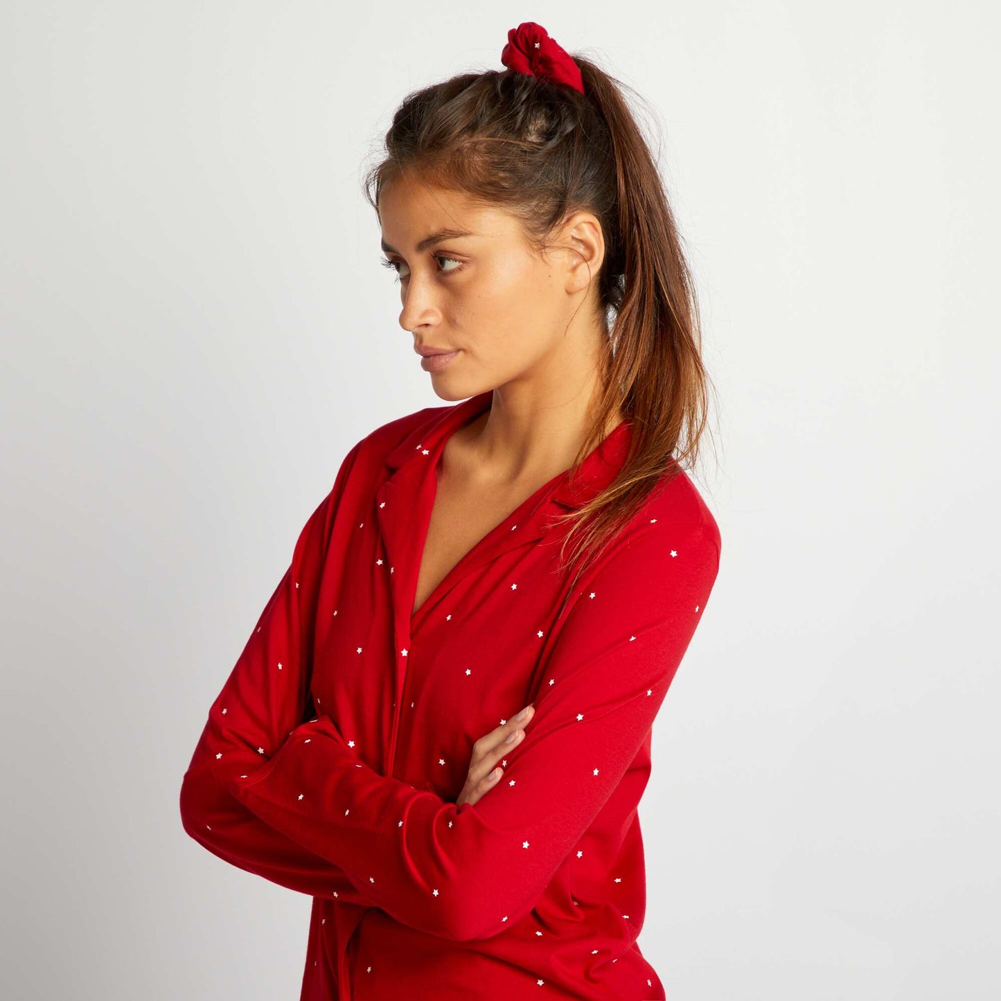 Long pyjama set with scrunchie - 3-piece set RED