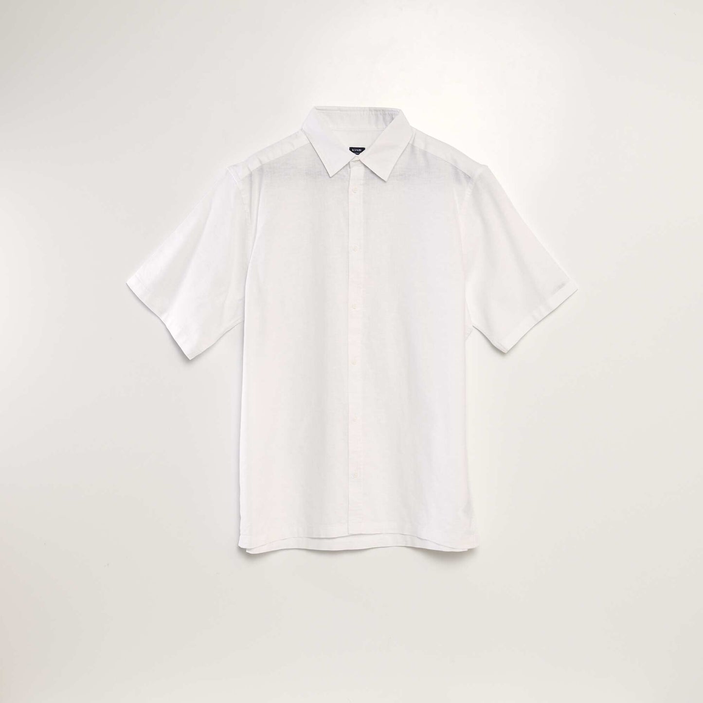 Short-sleeved shirt with linen white