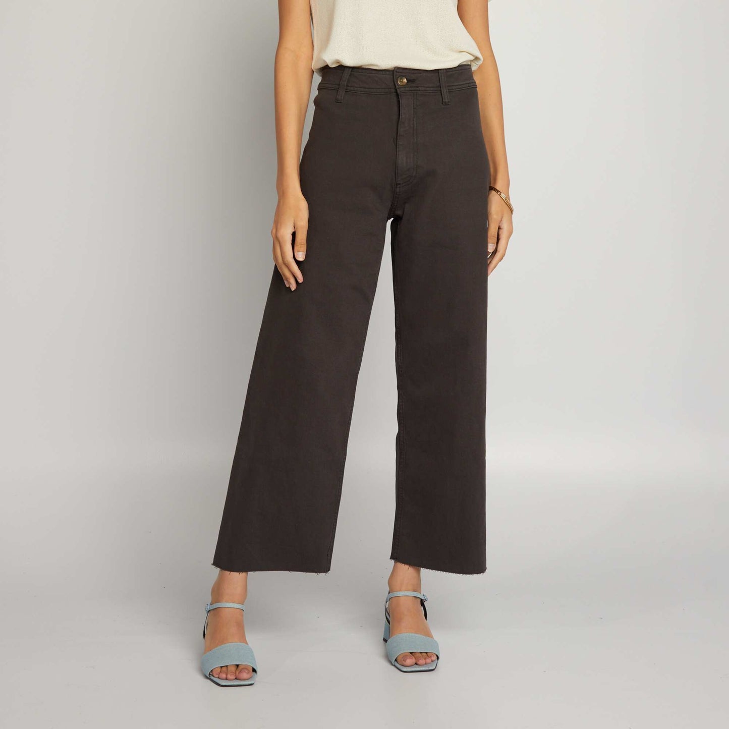 High-waist wide-leg jeans black