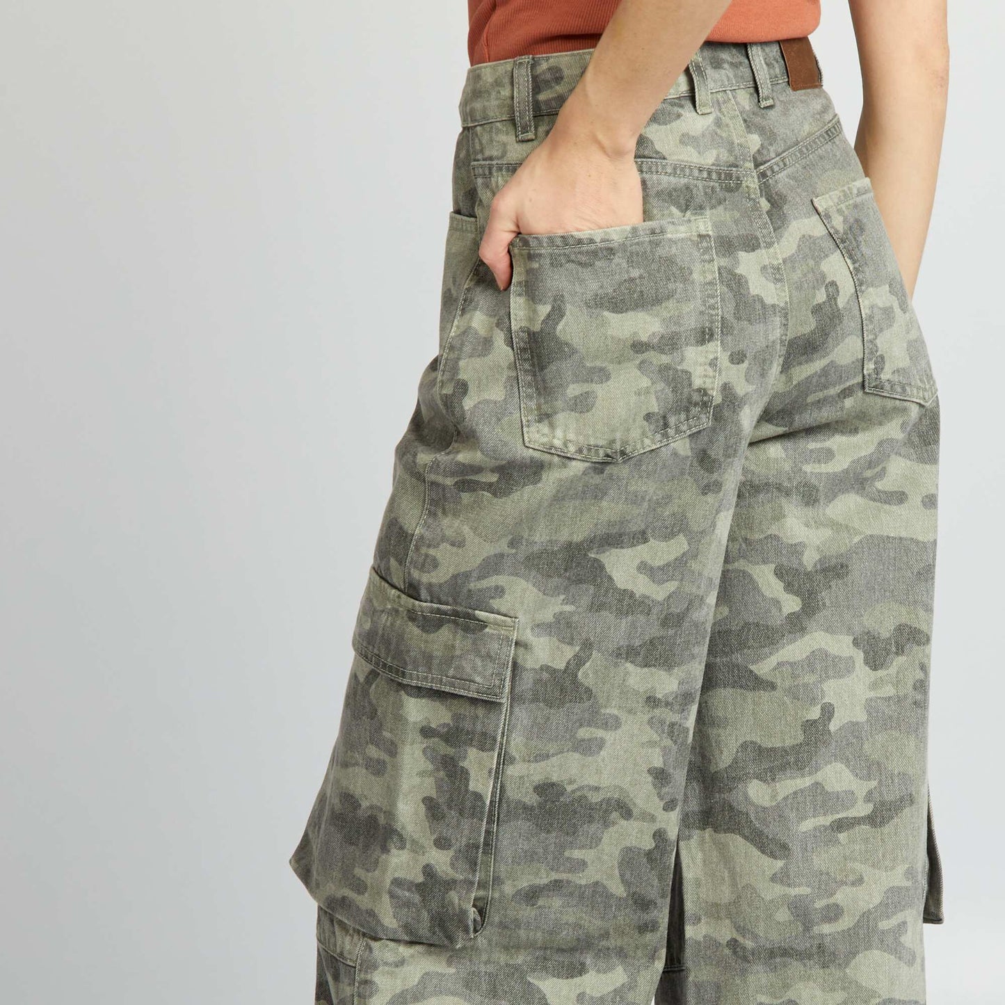 Wide-leg multi-pocket jeans KHAKI