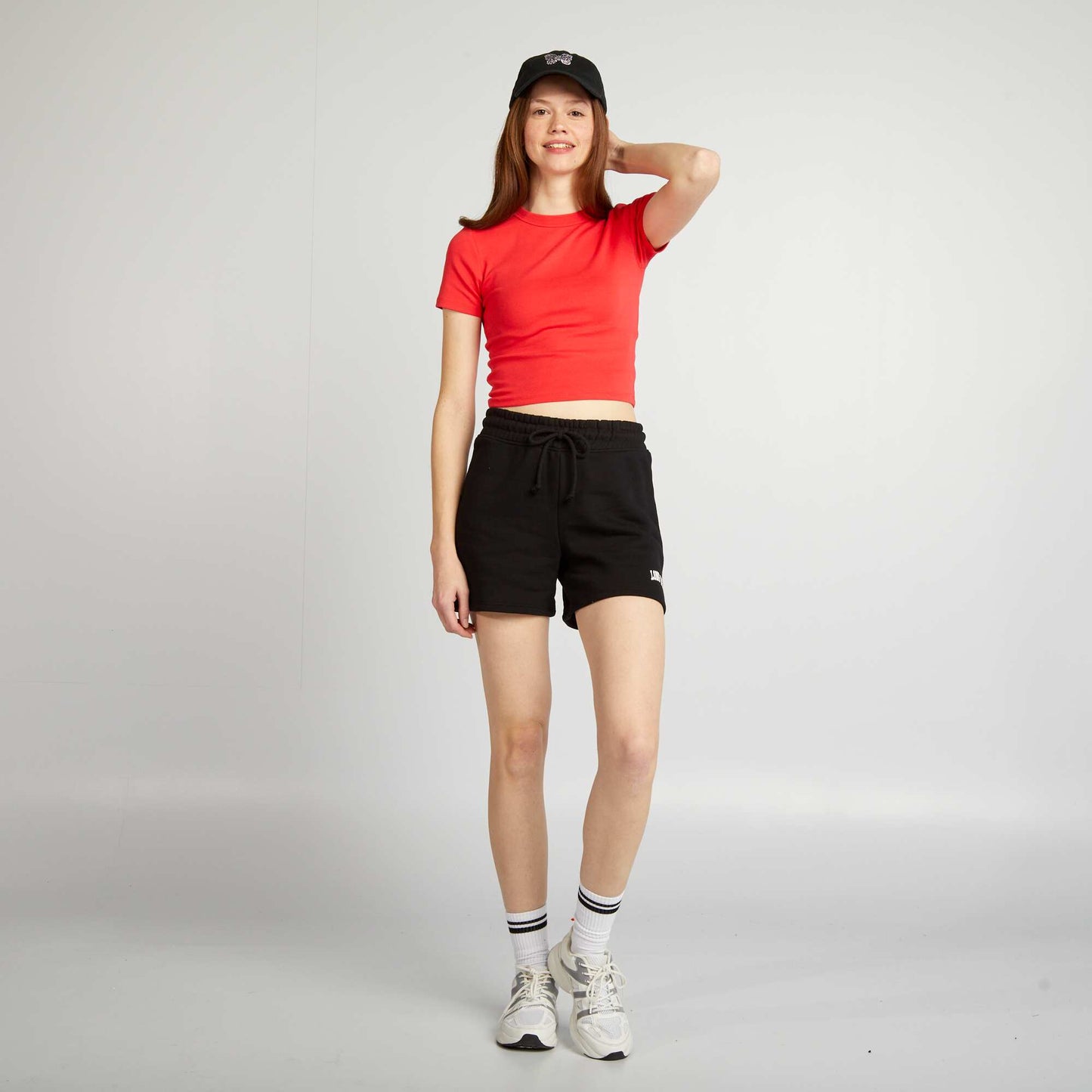 Short-sleeved cropped T-shirt red