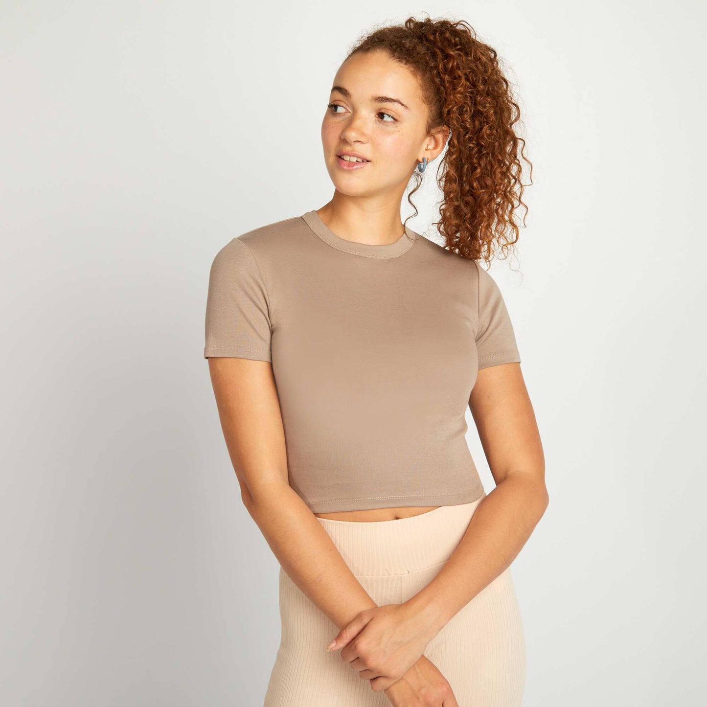 Short-sleeved cropped T-shirt BEIGE