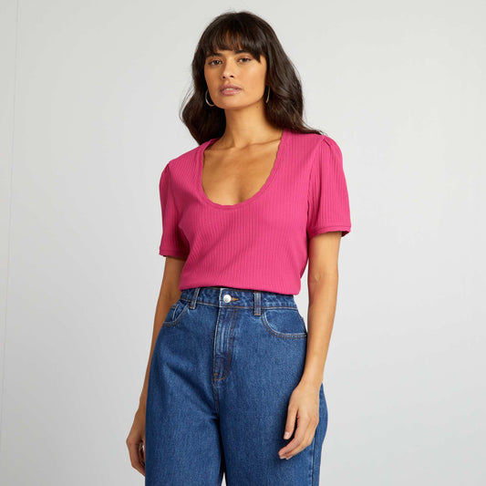 Ribbed T-shirt with scoop neck PINK