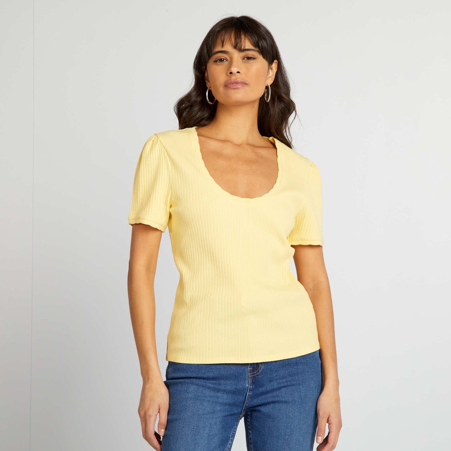 Ribbed T-shirt with scoop neck YELLOW