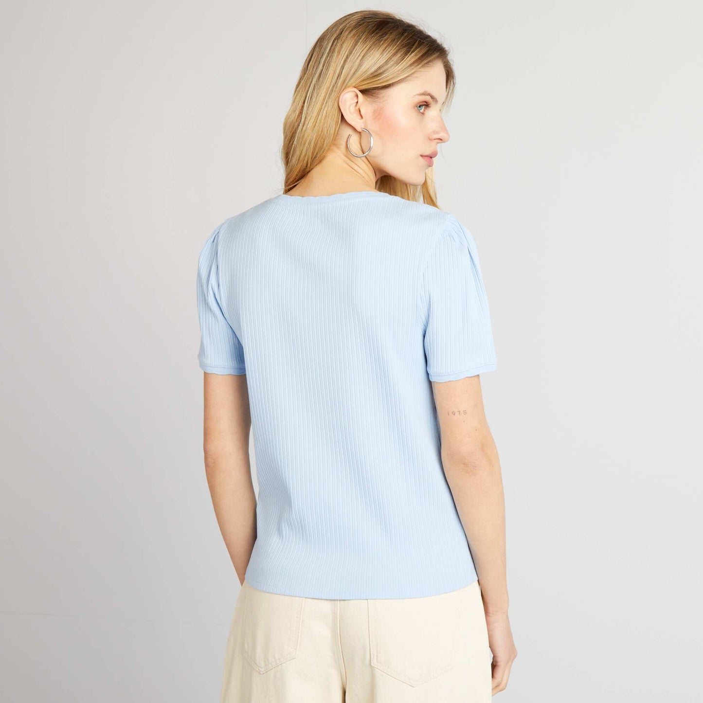 Ribbed T-shirt with scoop neck BLUE