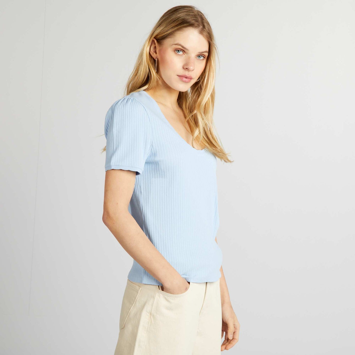 Ribbed T-shirt with scoop neck BLUE