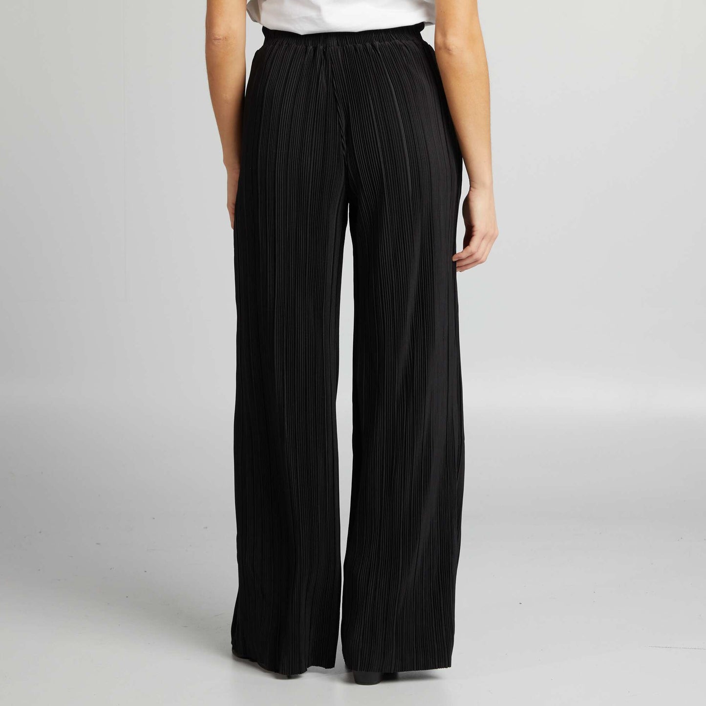 Pleated knit trousers with elasticated waist black