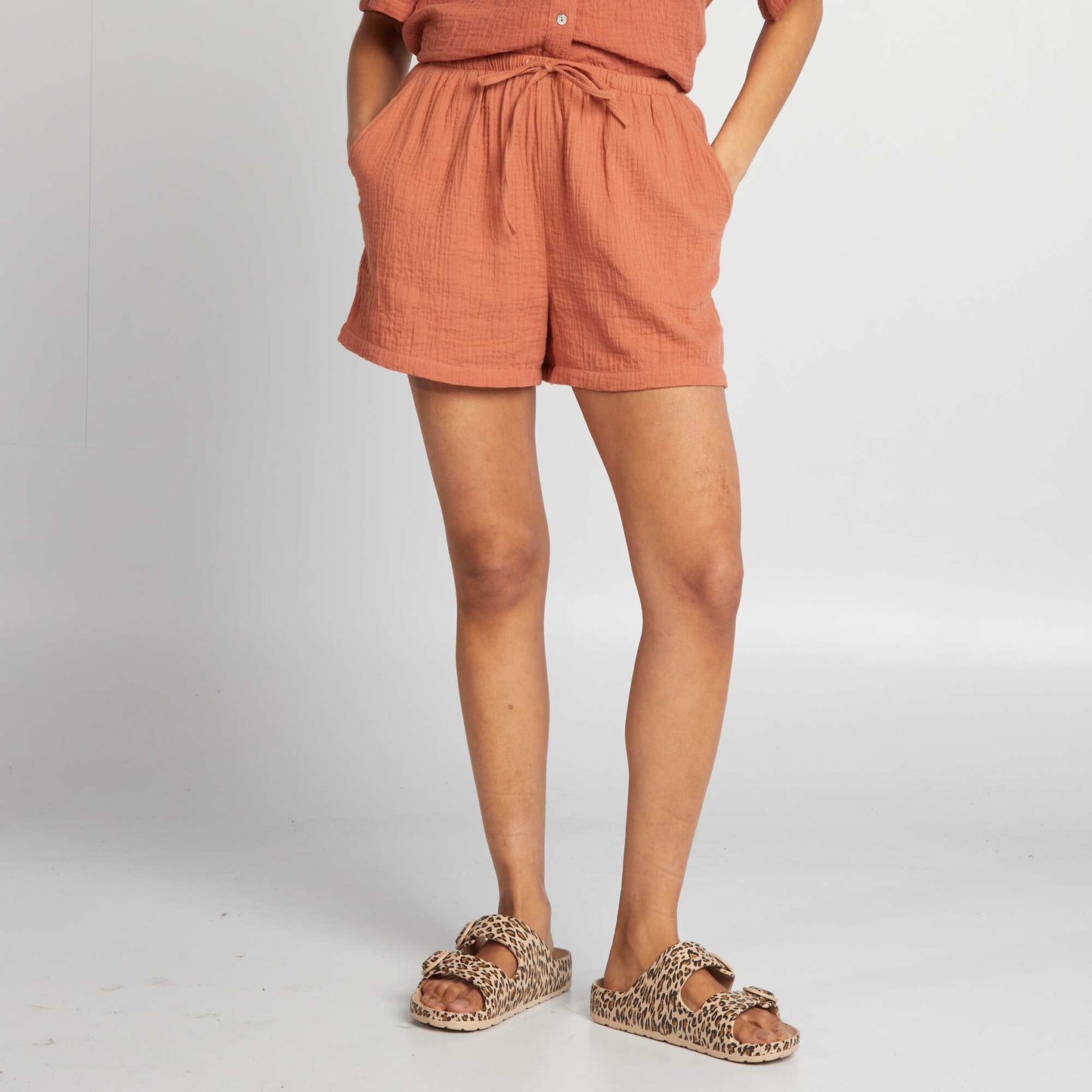 Double cotton gauze high-waisted shorts BROWN