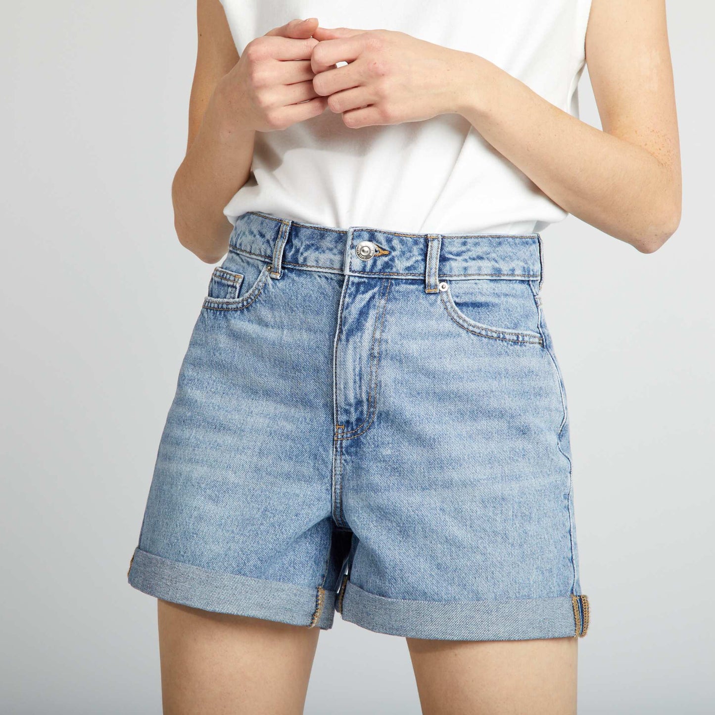 High-waisted denim shorts BLUE