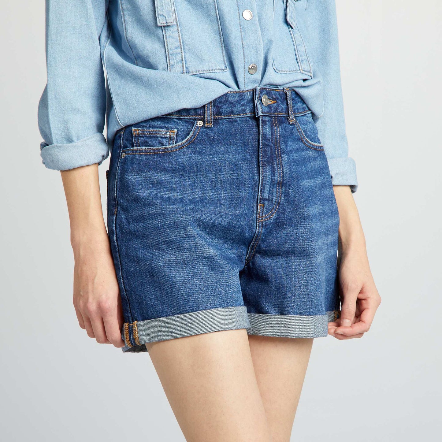 High-waisted denim shorts BLUE