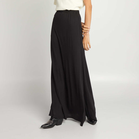 Long slit skirt black