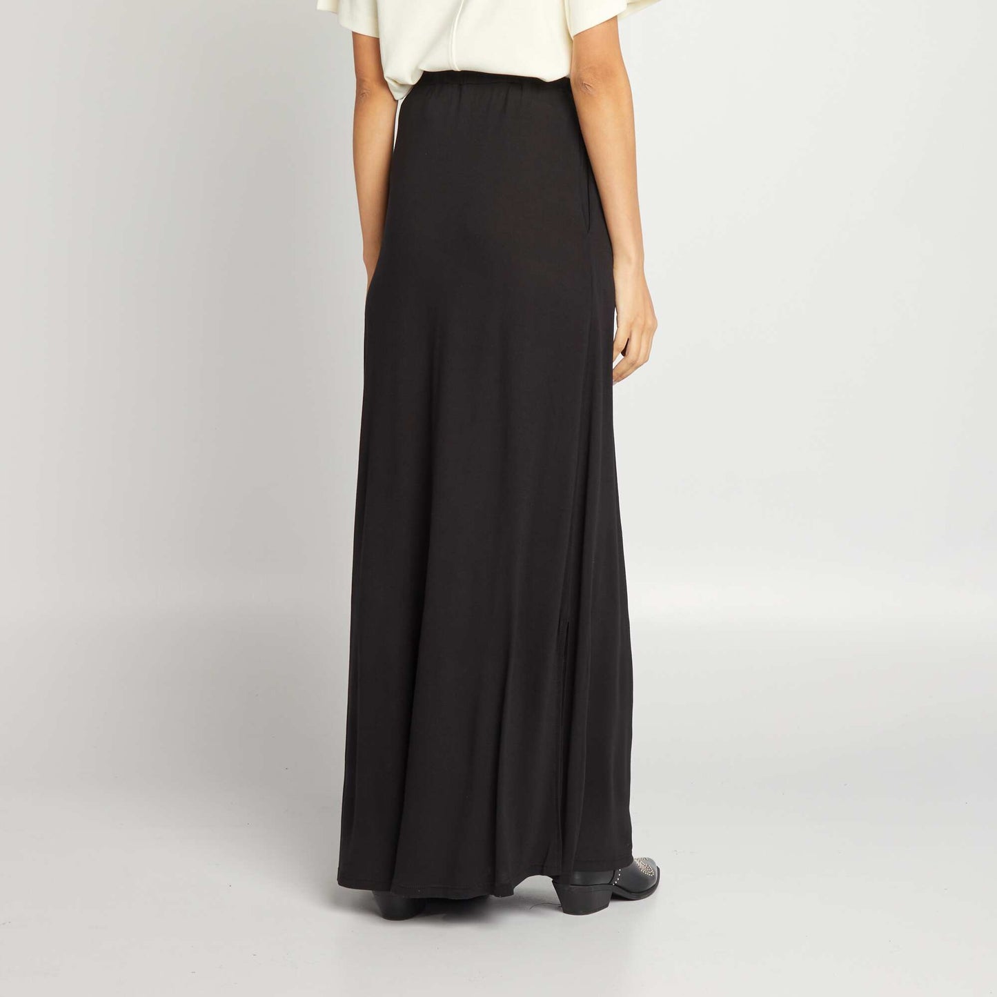 Long slit skirt black