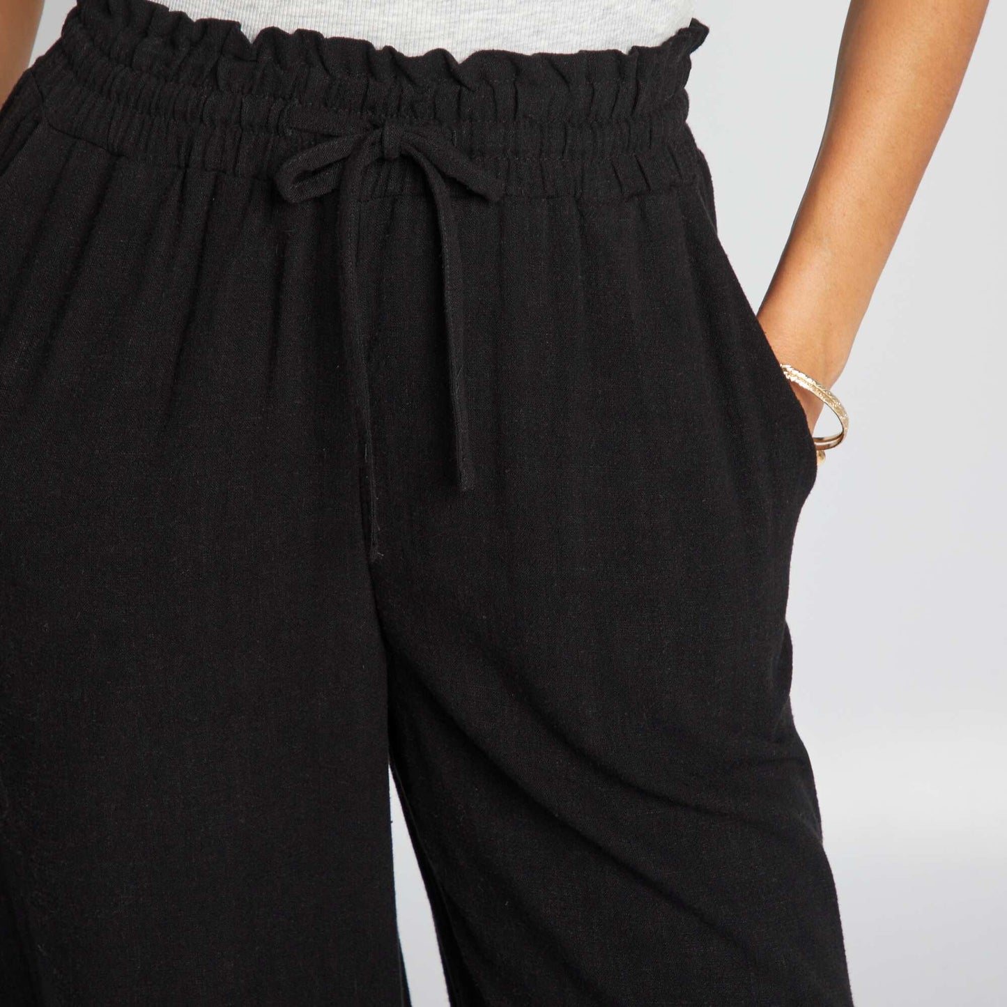 Wide-leg linen trousers black