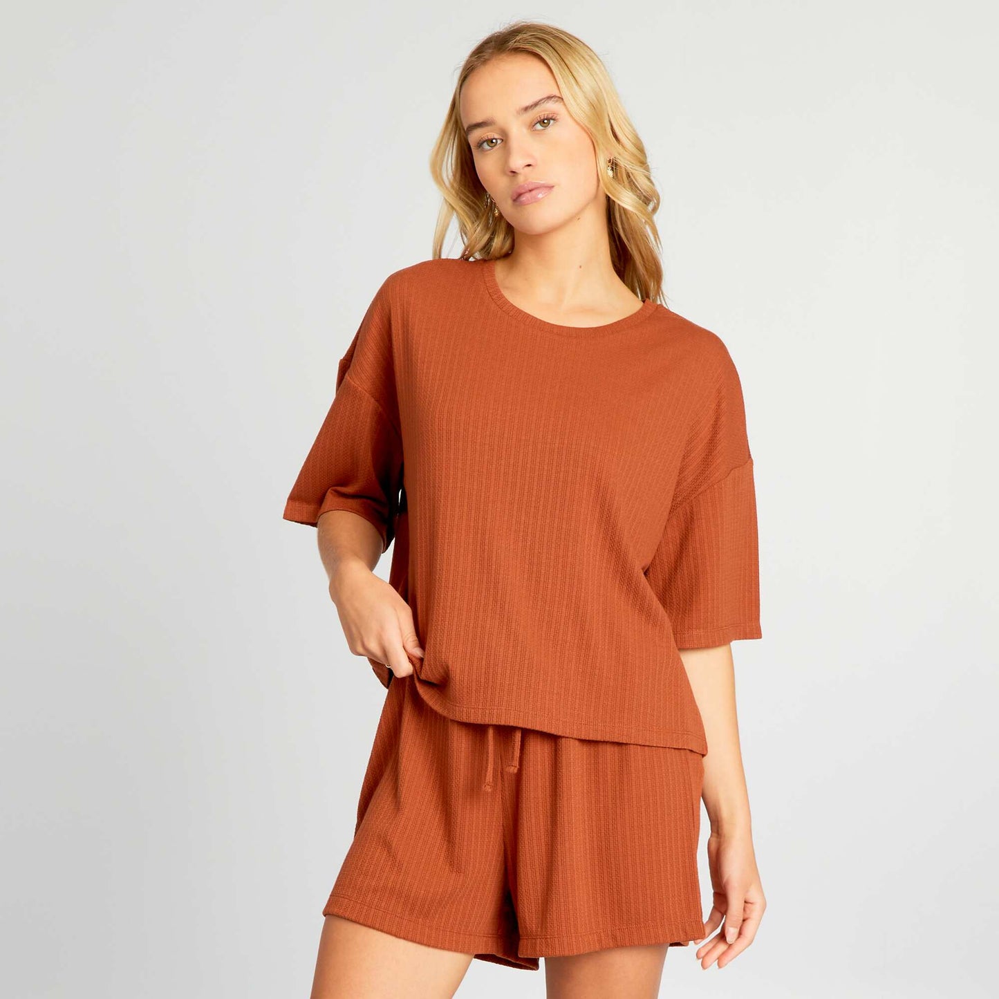 Pyjama shorts in a soft  flowing knit fabric BROWN