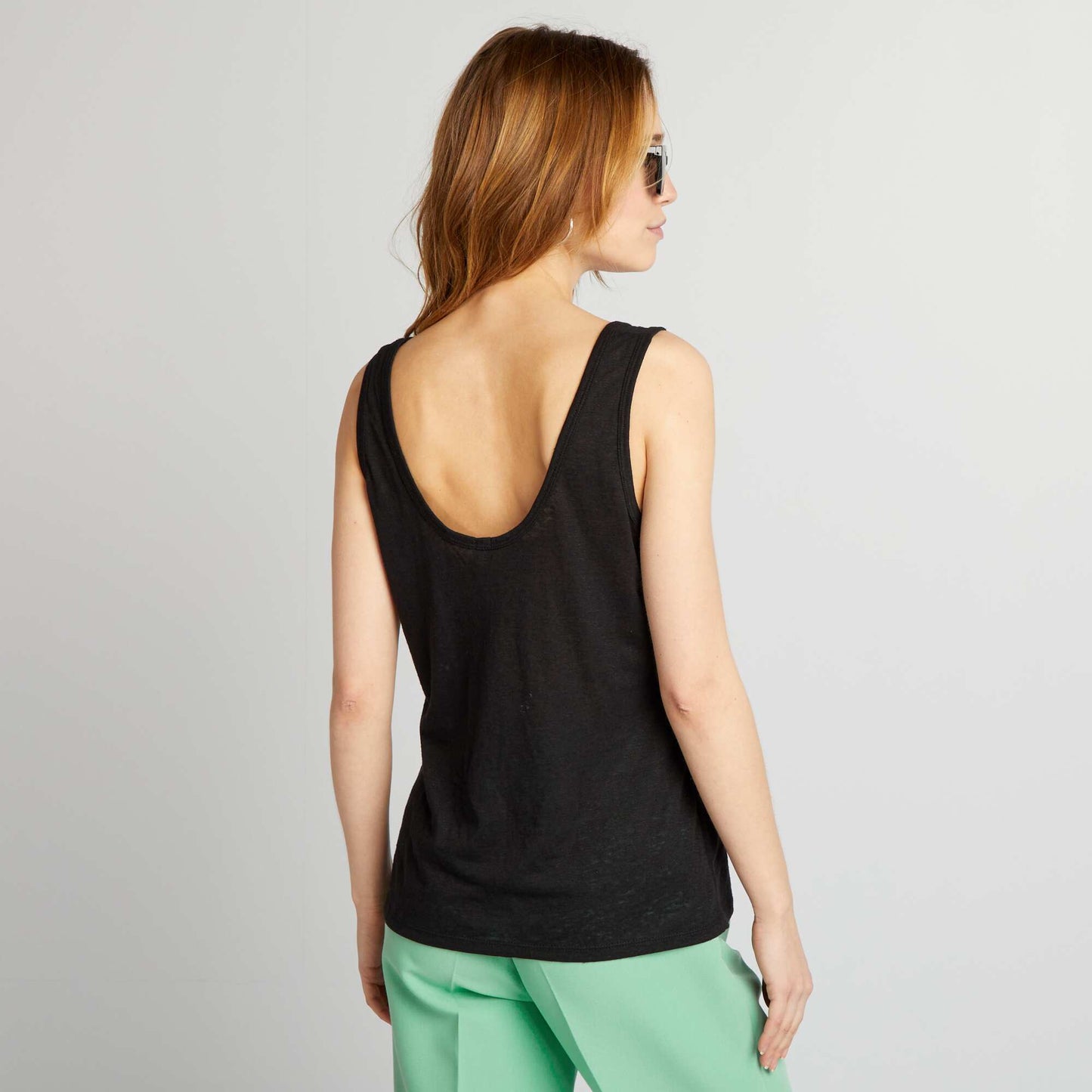 Lightweight linen vest top black