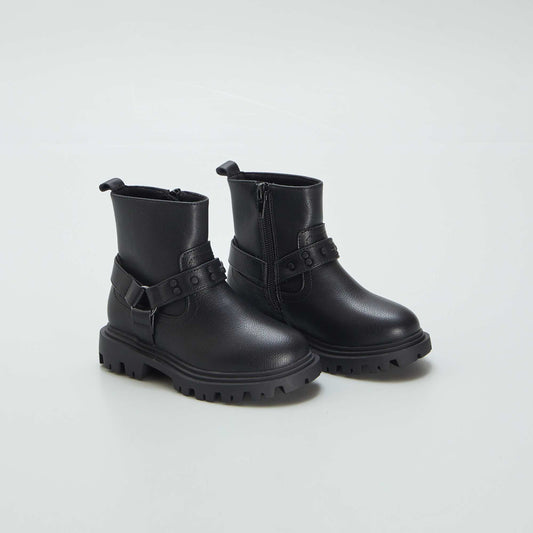 Rock-style studded boots black