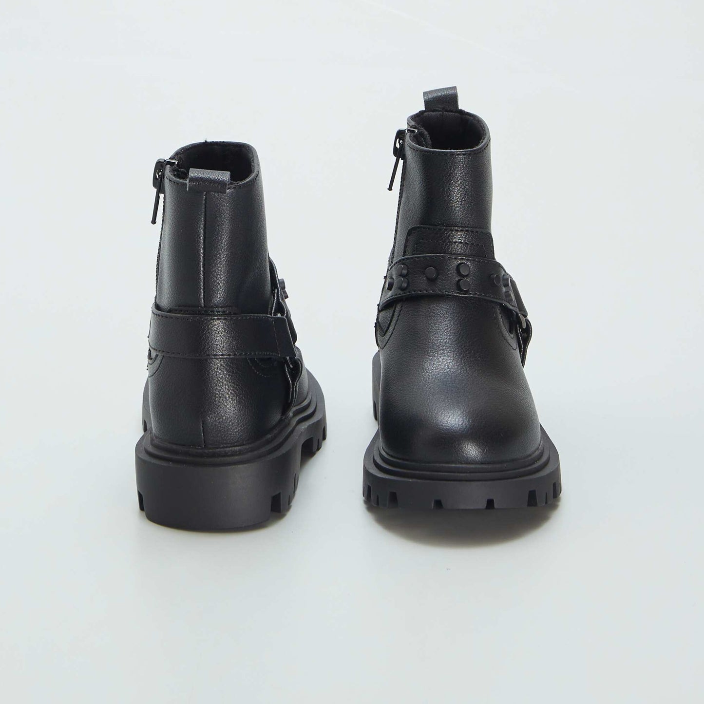 Rock-style studded boots black