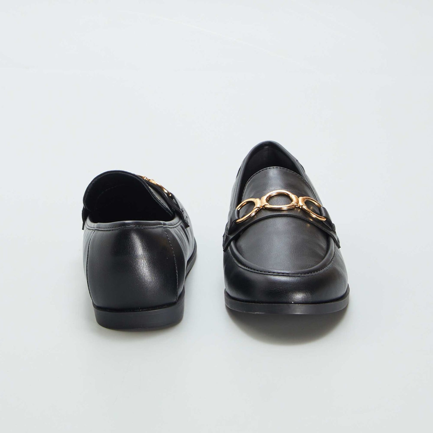 Loafers with gold chain black