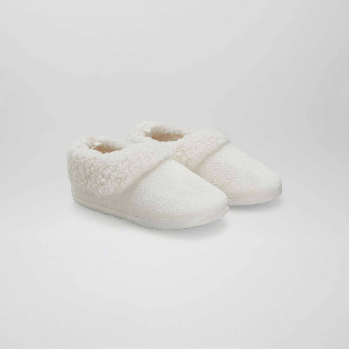 Furry slipper boots beige