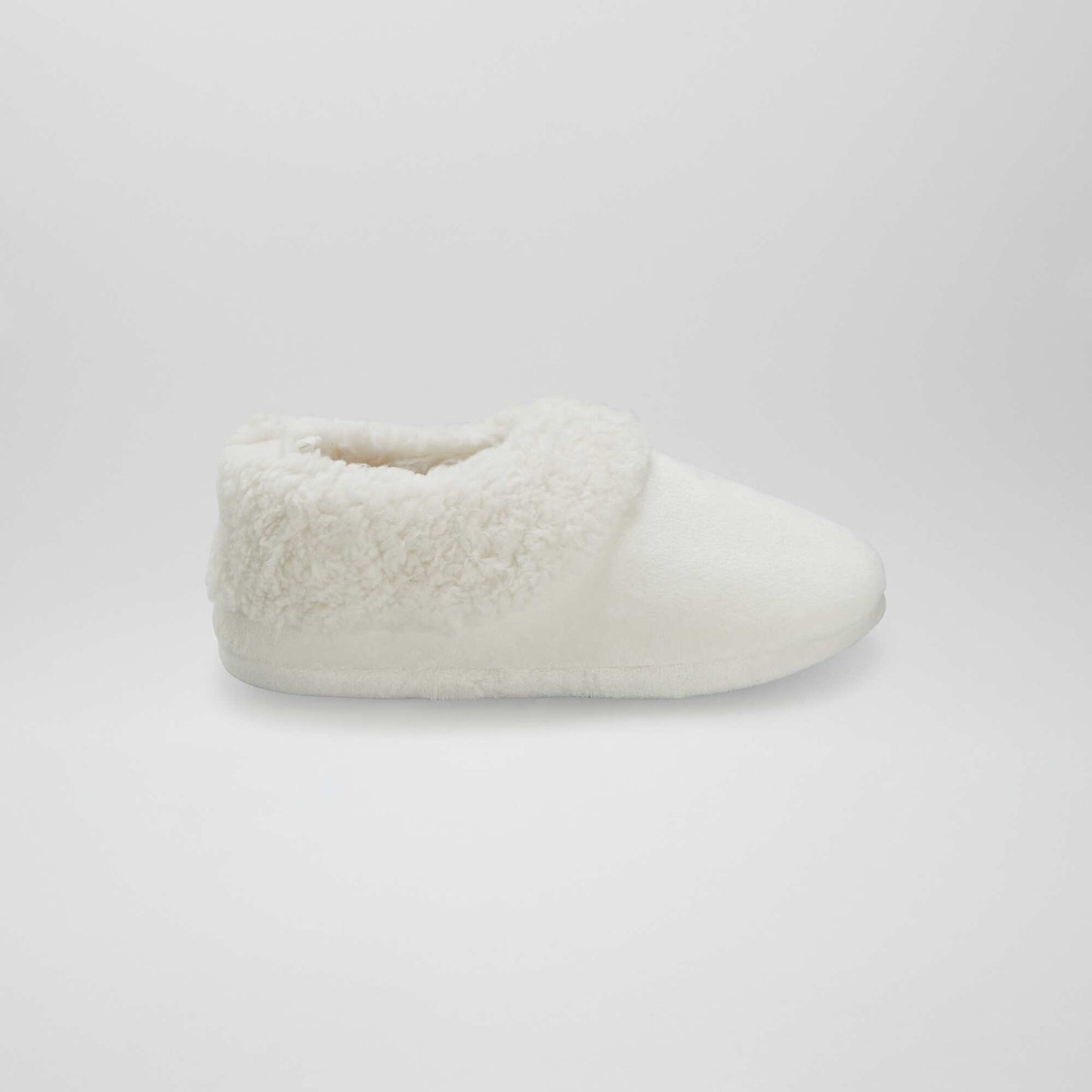 Furry slipper boots beige