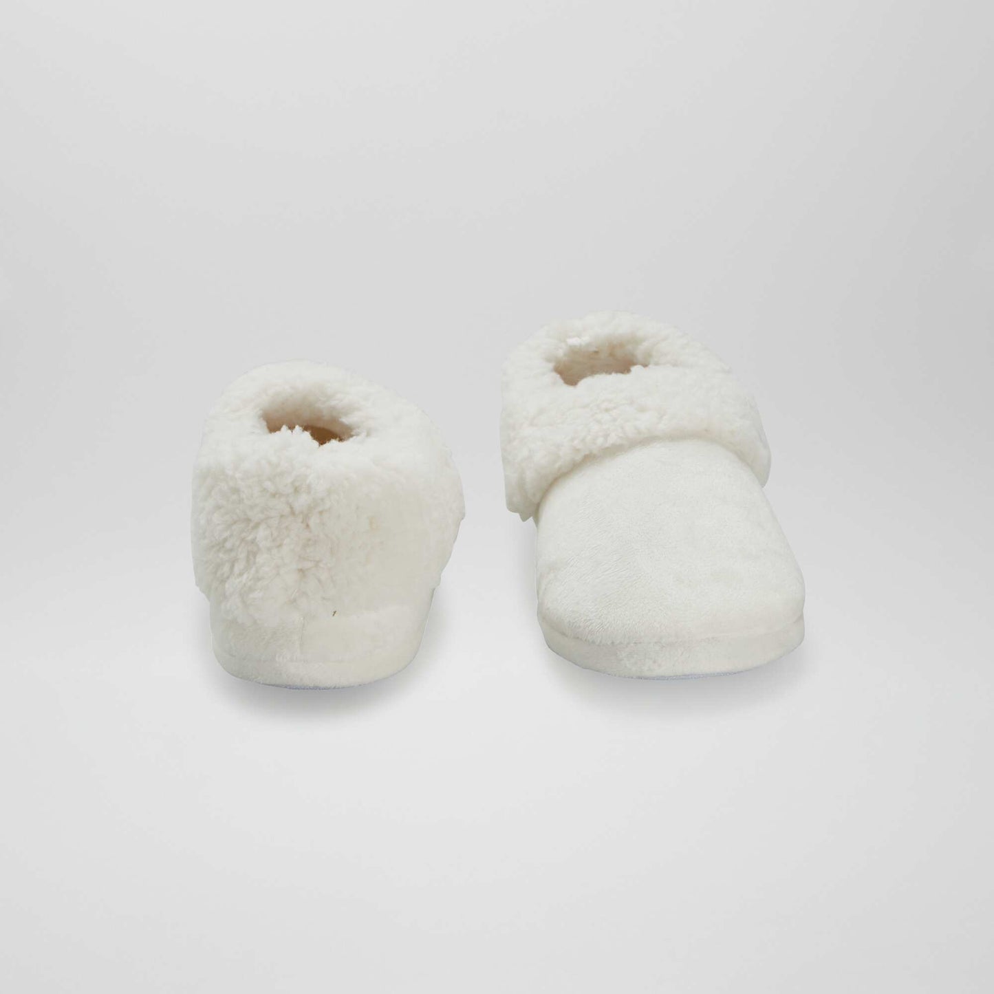 Furry slipper boots beige