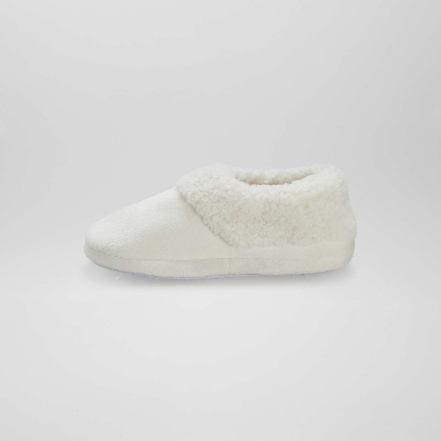 Furry slipper boots beige