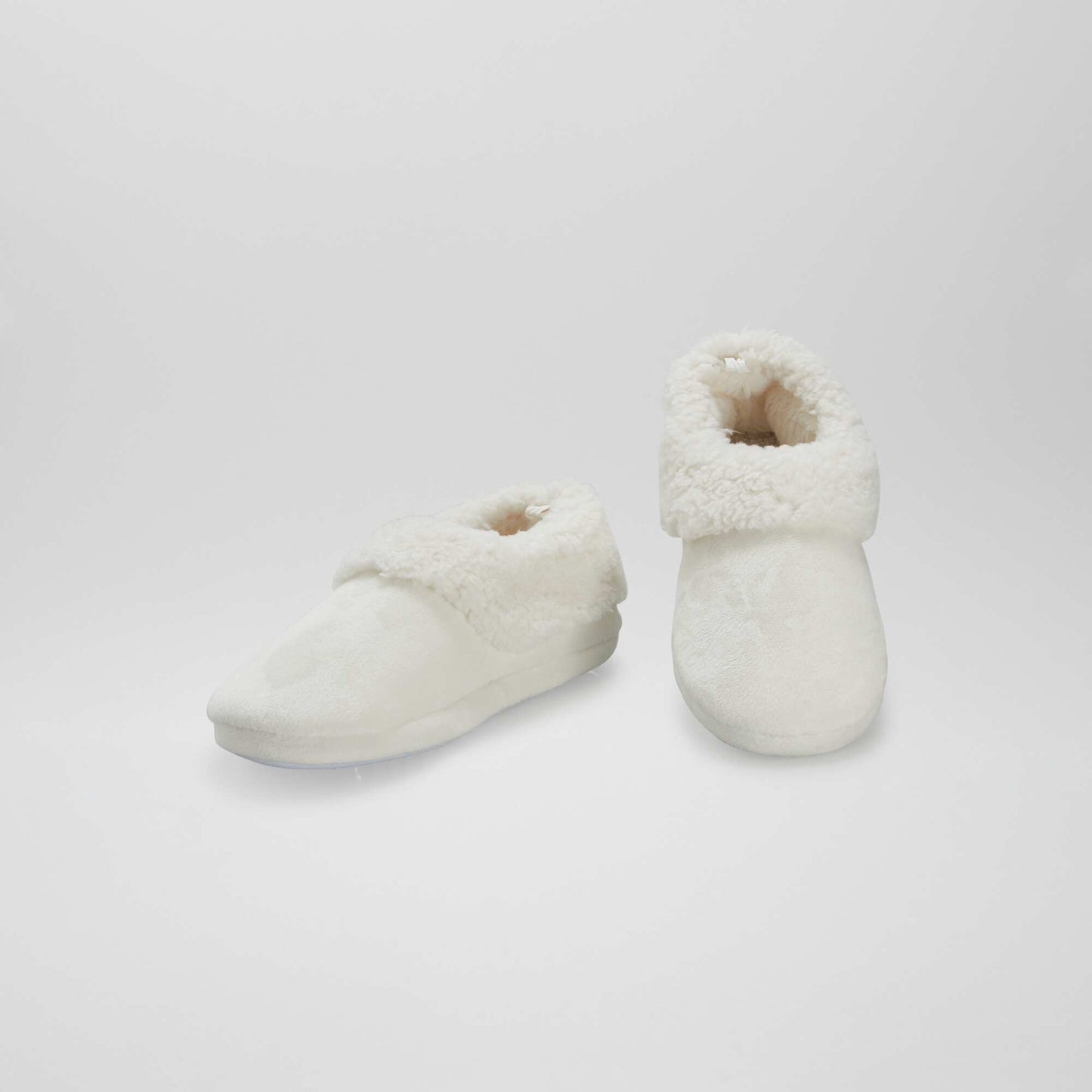 Furry slipper boots beige