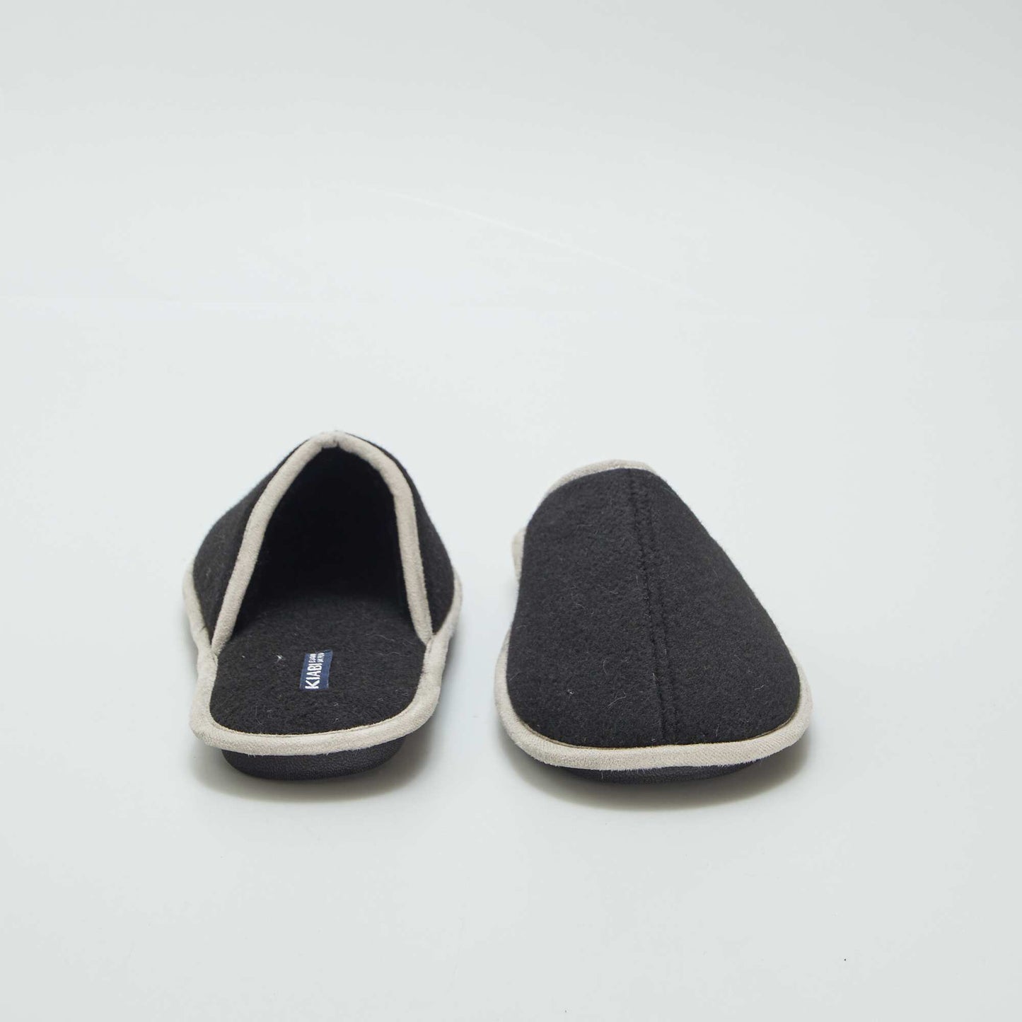 Mule slippers black