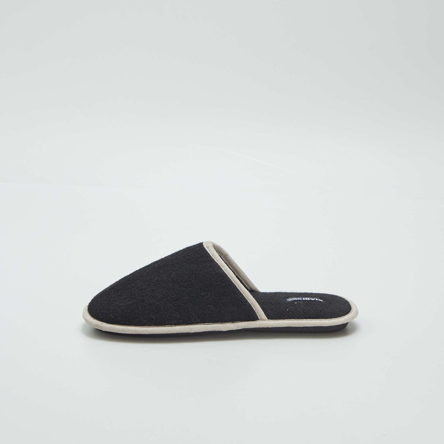 Mule slippers black