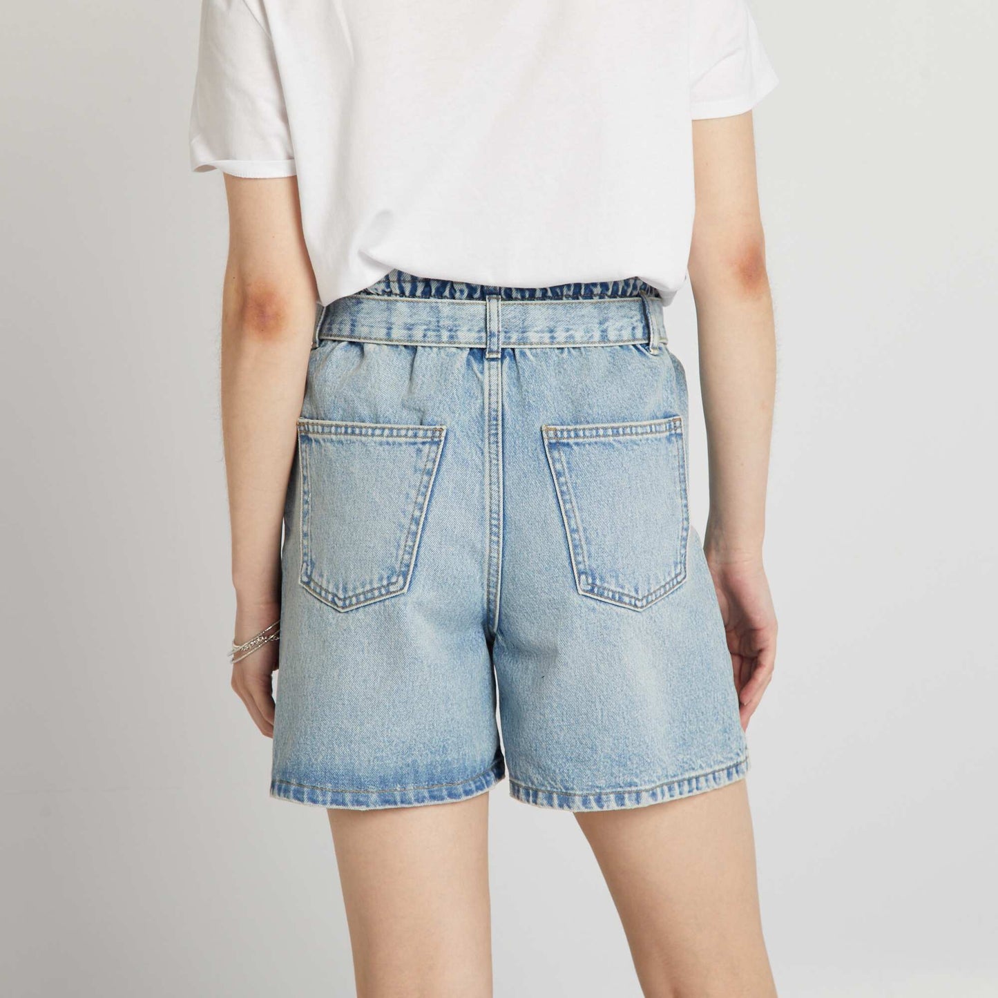 High-waisted denim shorts with belt BLUE