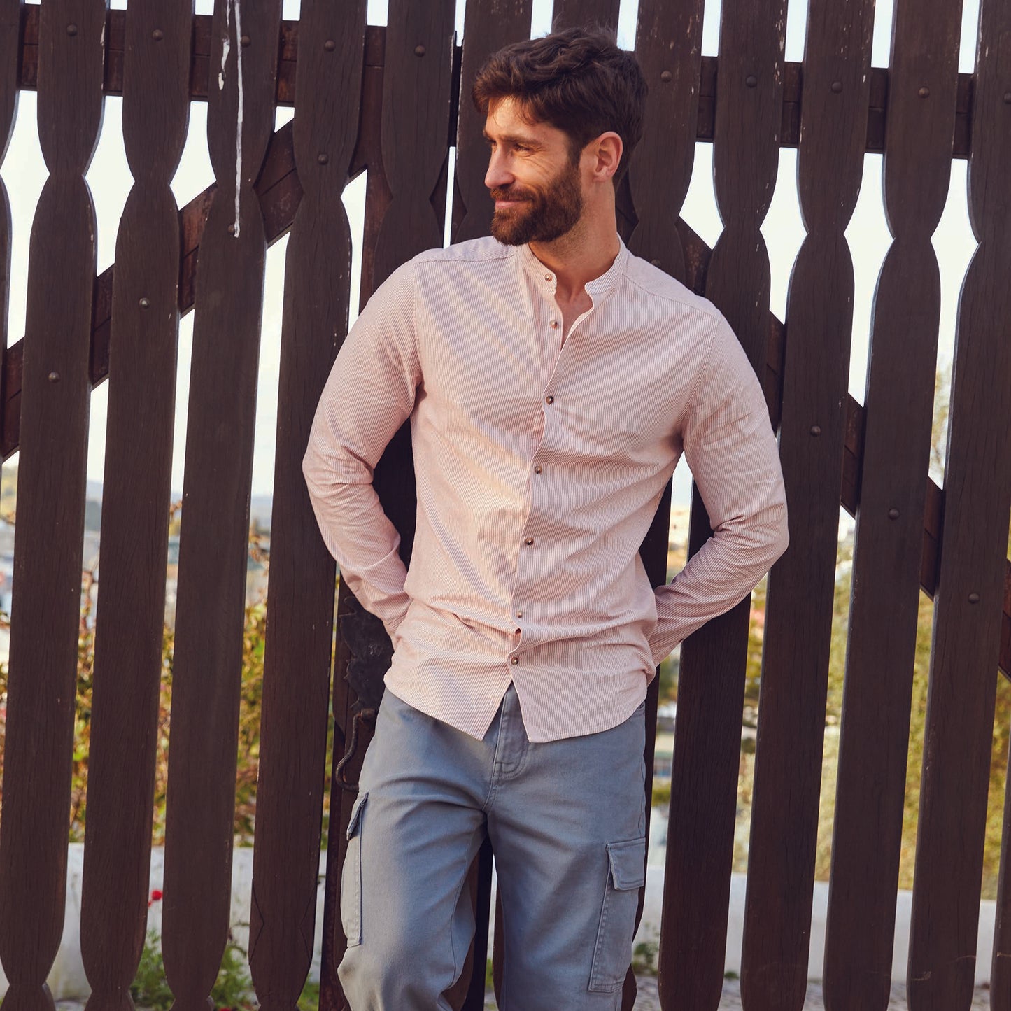 Striped shirt with mandarin collar BROWN