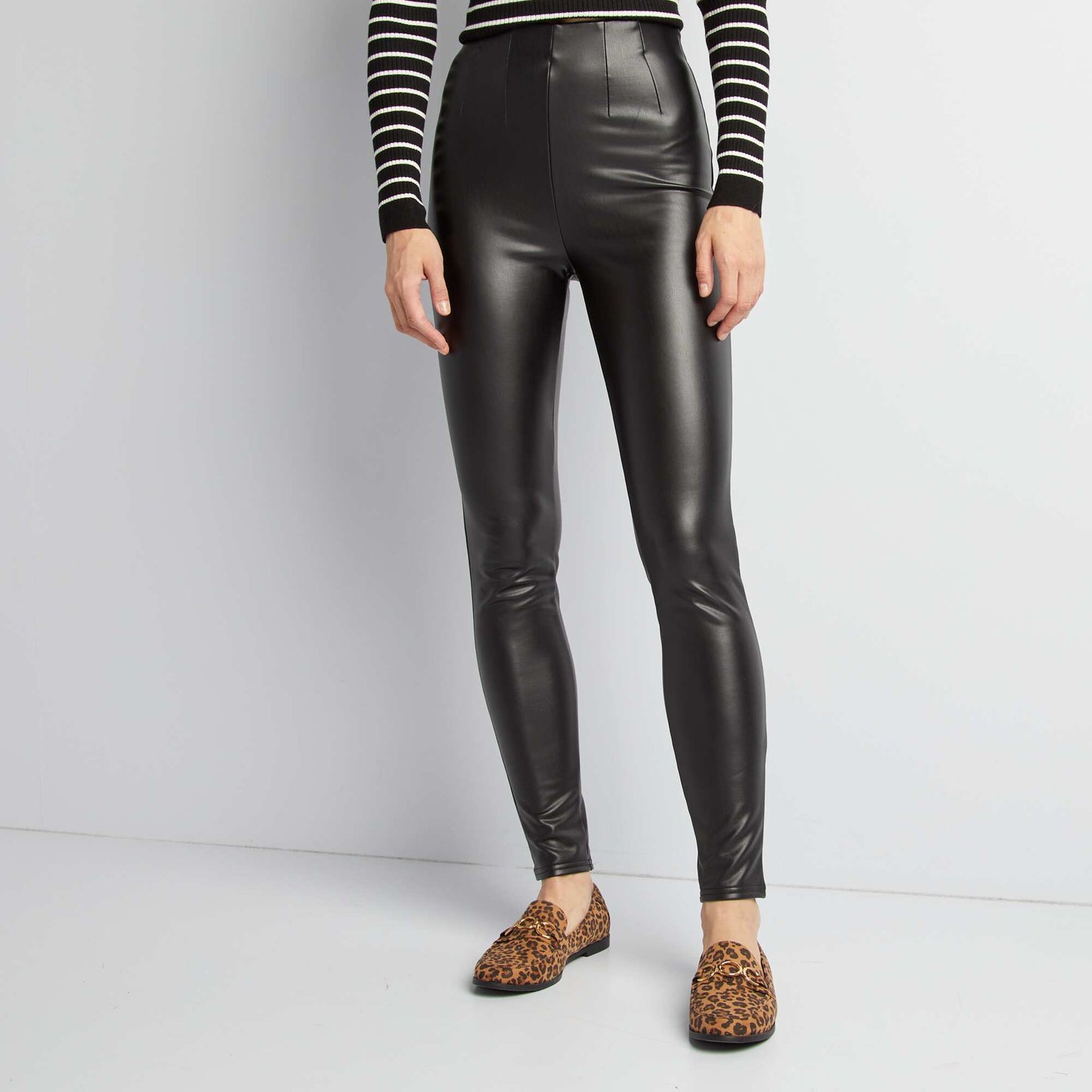 Faux leather leggings black