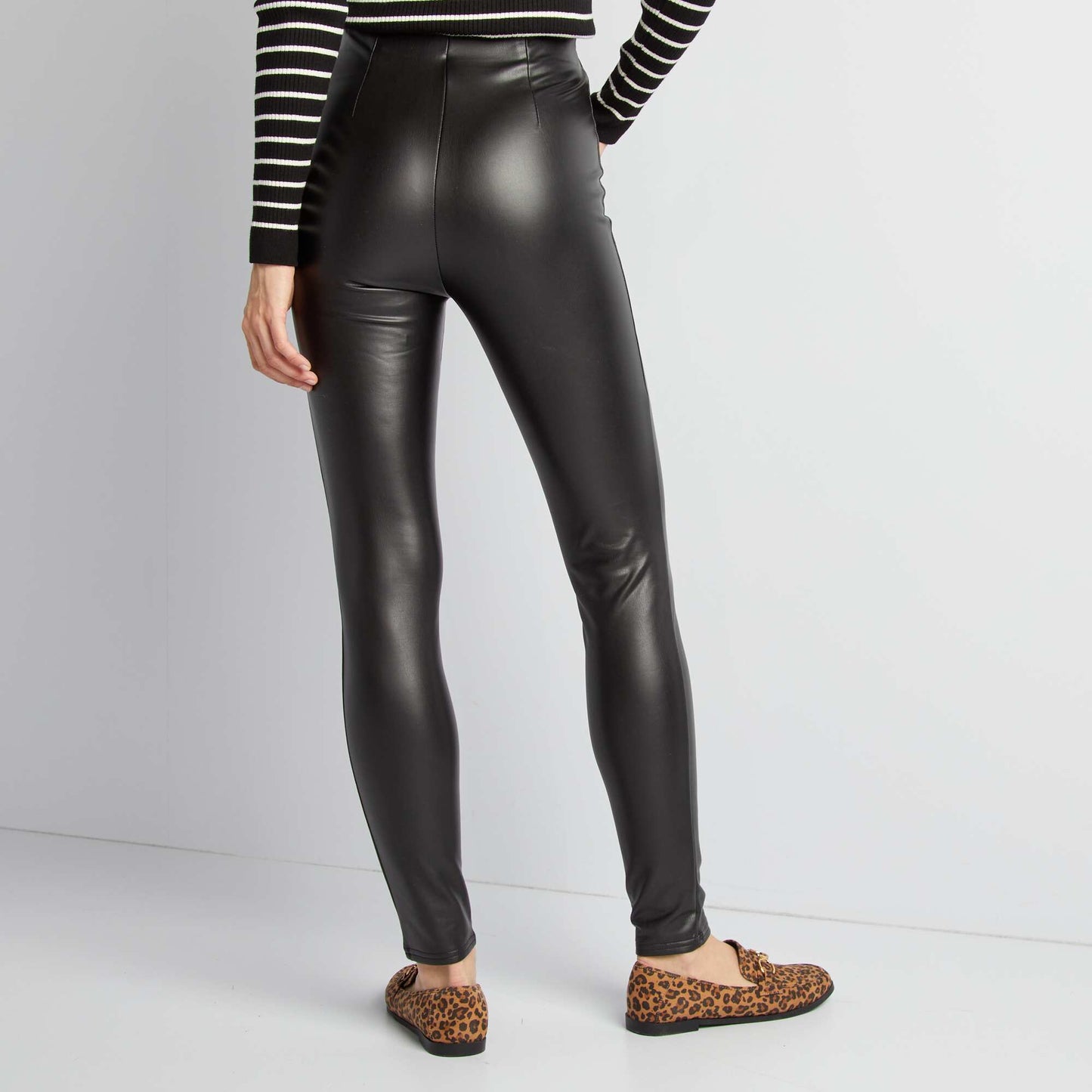 Faux leather leggings black