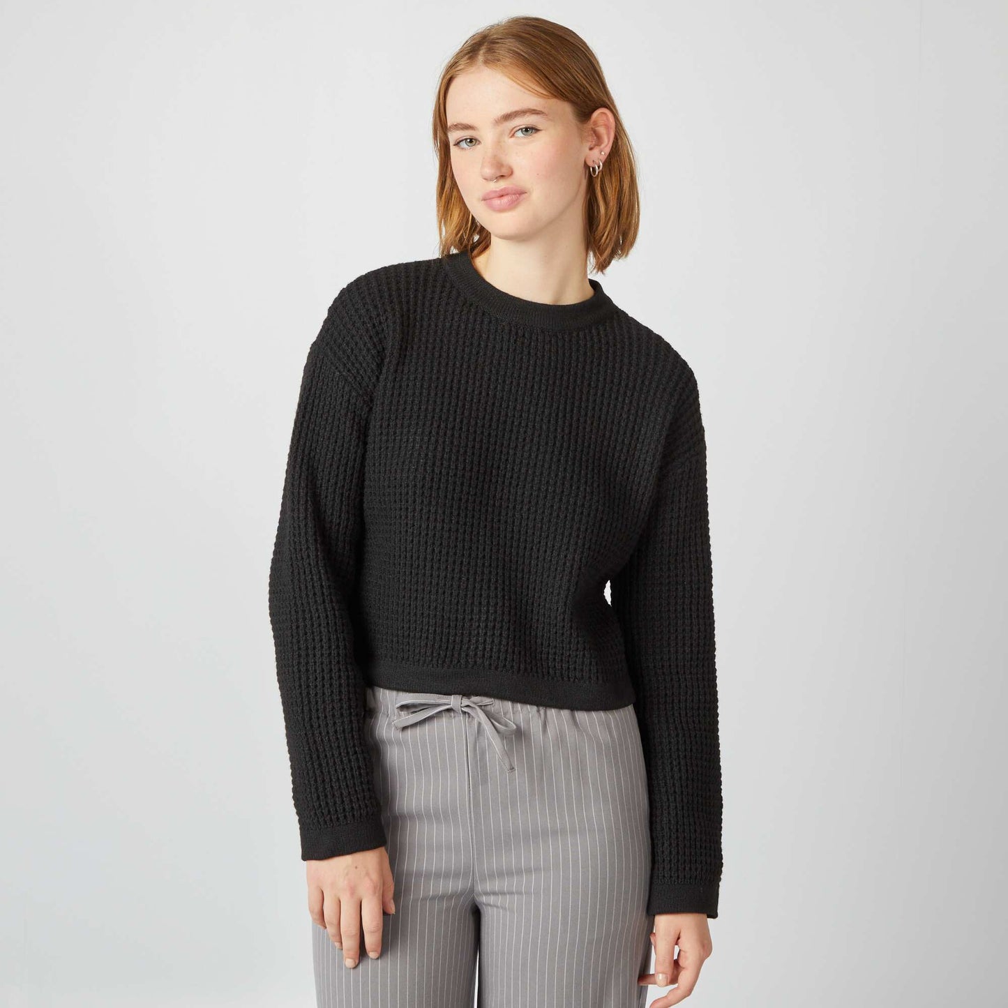 Stylish knit cropped jumper black