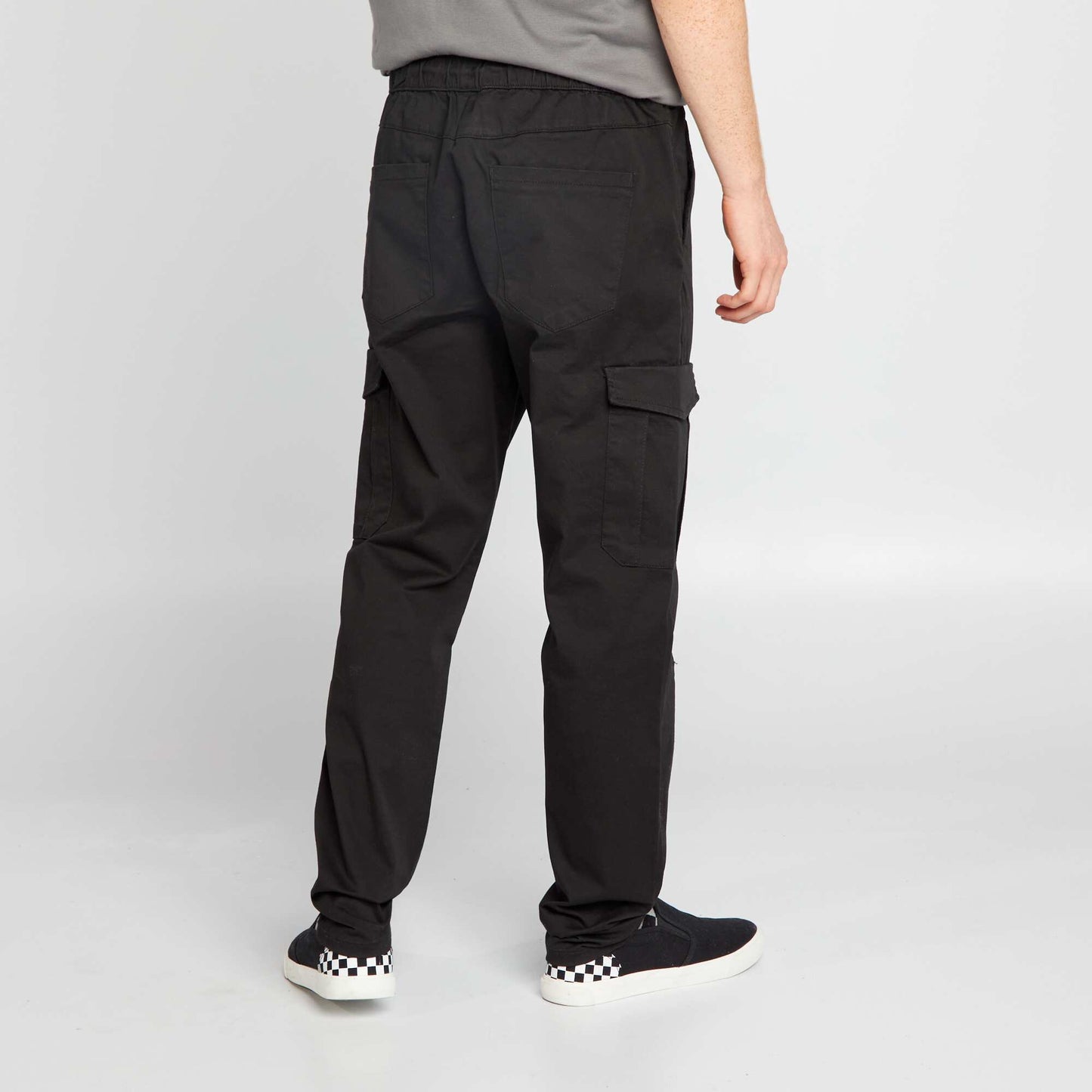 Joggers with flap pockets black