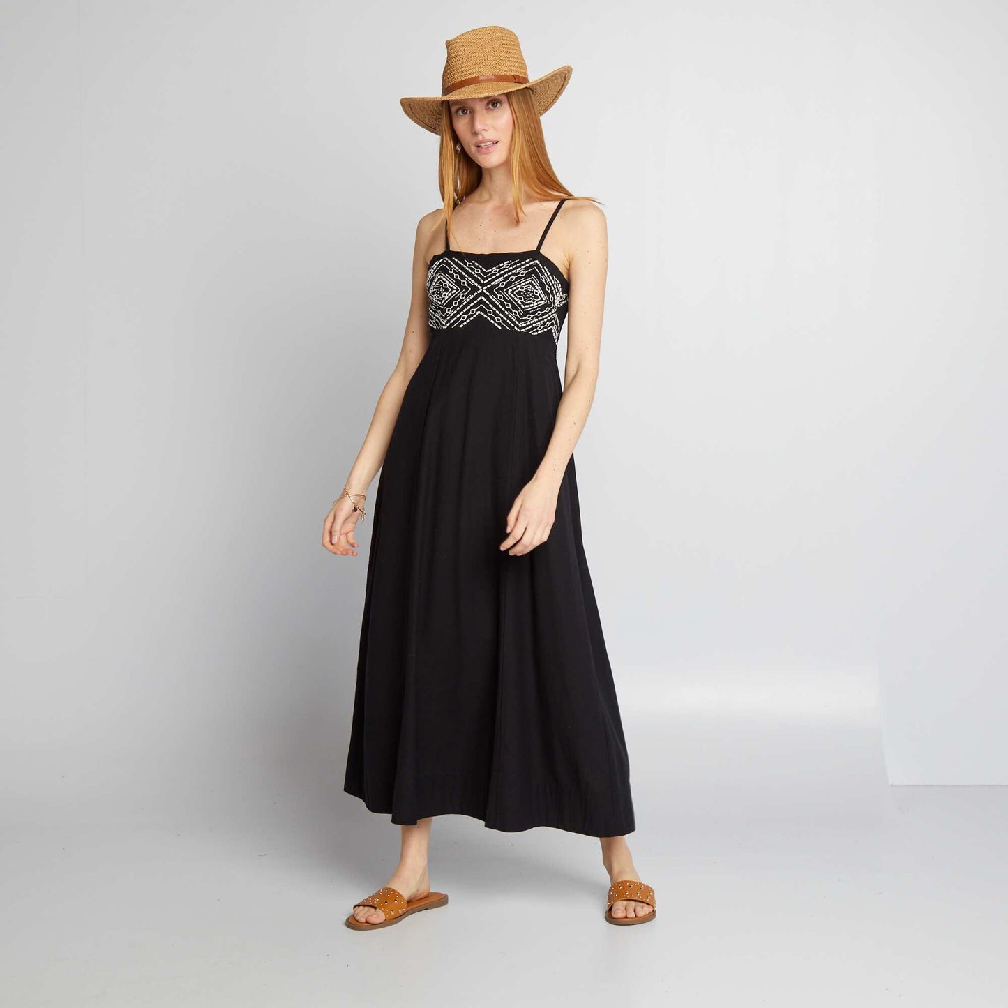 Linen-blend dress with embroidery black